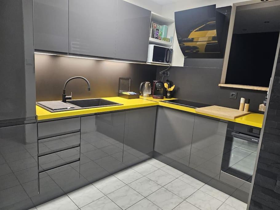 Appartement Cluses Eksteriør bilde