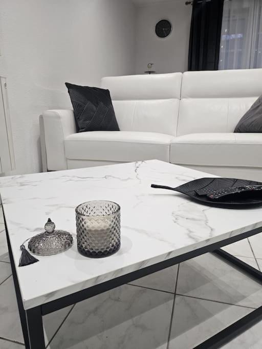 Appartement Cluses Eksteriør bilde